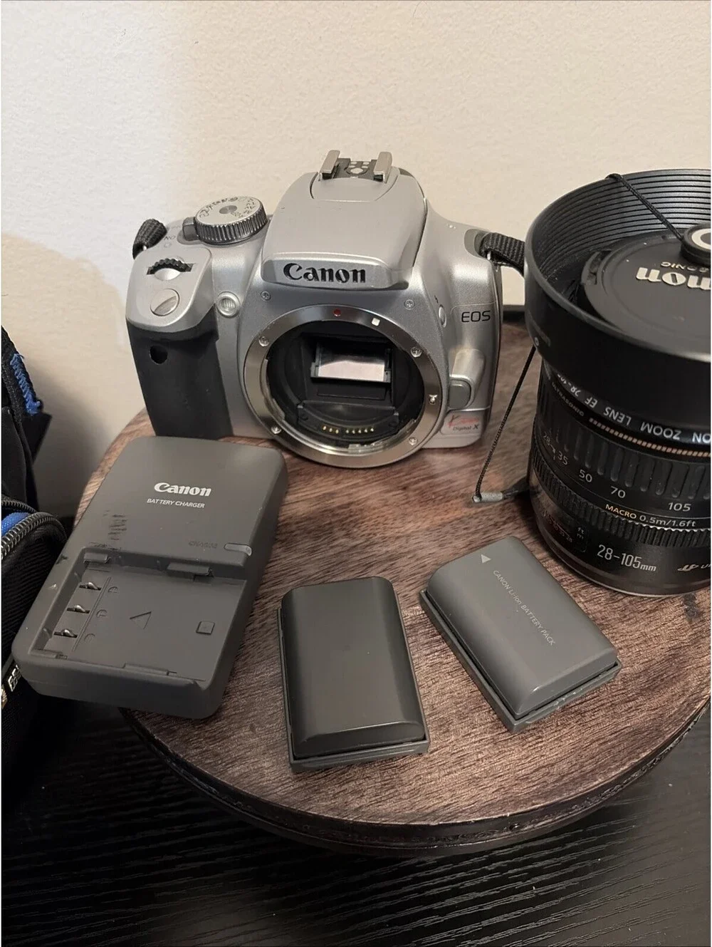 Canon EOS Kiss Digital X DS126151 with lens Battery charger 3 batteries  & Case